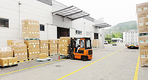 Plastic Cap Storage and Shipment img